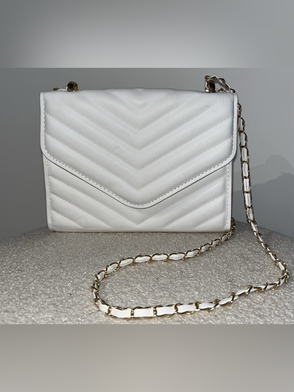 Quilted Chain Shoulder Bag in White